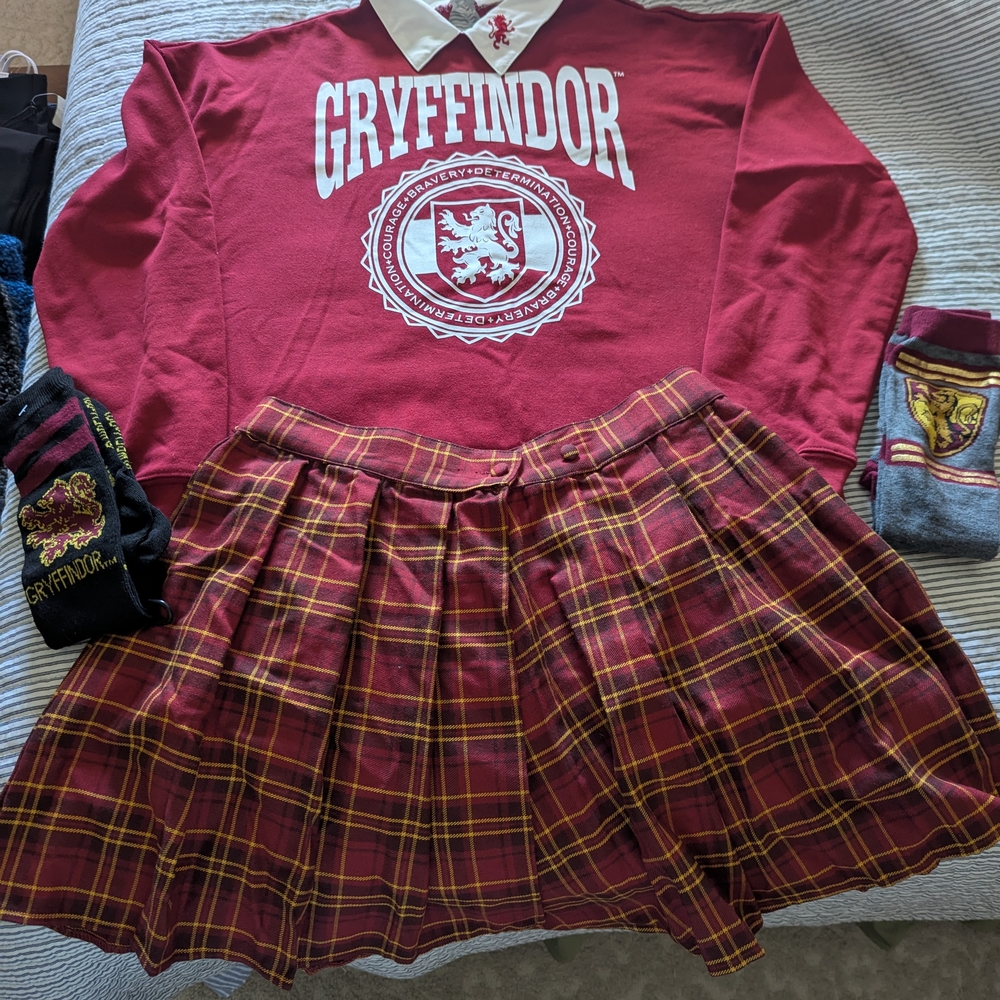 Gryffindor Sweatshirt and Plaid Skirt Set (Halloween Costume)